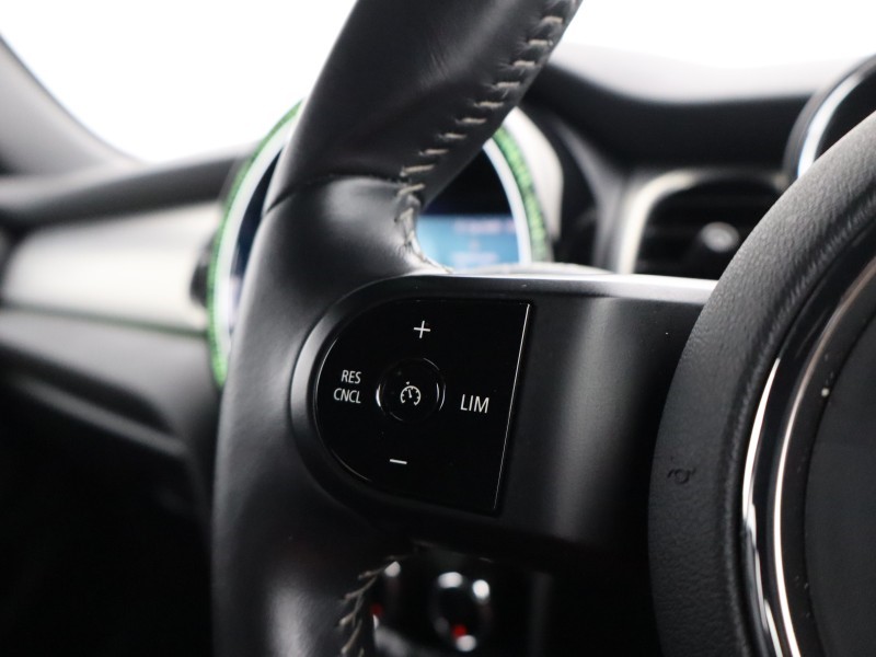 2022 (22) MINI HATCHBACK 1.5 Cooper Exclusive 5dr Auto 4756737