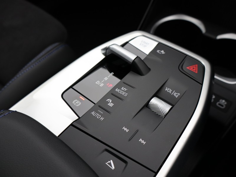 2025 (75) BMW iX1 150kW eDrive20 M Sport 65kWh 5dr Auto 5180364