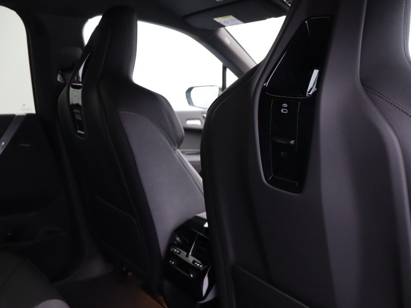 2025 (75) BMW iX 300kW xDrive45 M Sport 101kWh 5dr Auto 5074966