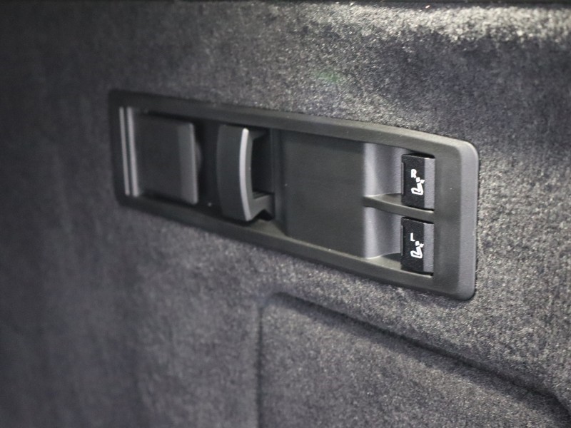 2025 (75) BMW iX 300kW xDrive45 M Sport 101kWh 5dr Auto 5074931