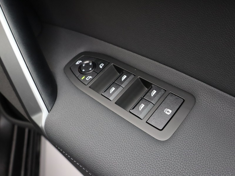 2025 (75) BMW iX 300kW xDrive45 M Sport 101kWh 5dr Auto 5074938