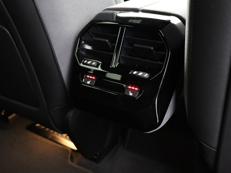 2025 (75) BMW iX 300kW xDrive45 M Sport 101kWh 5dr Auto 5074969