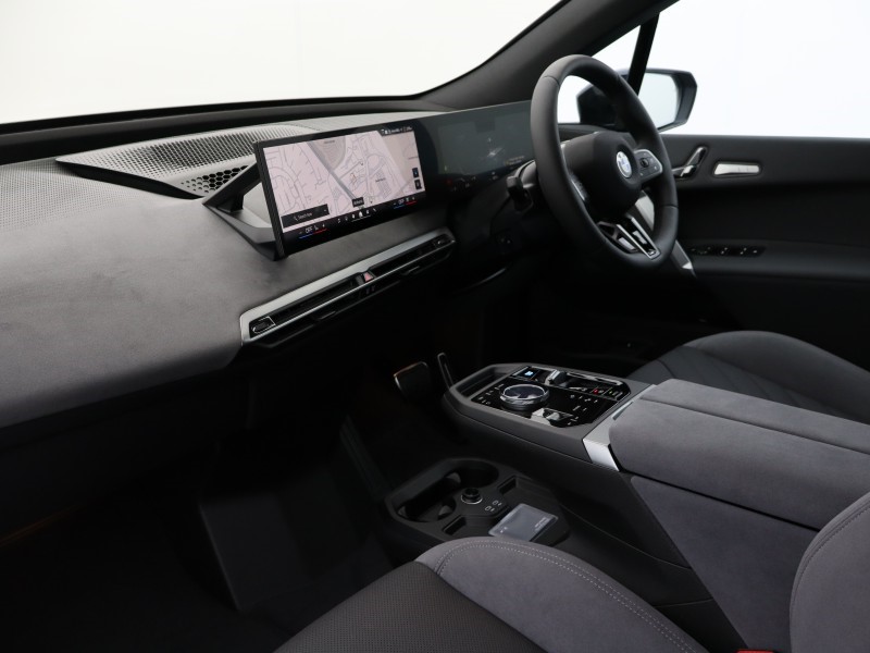 2025 (75) BMW iX 300kW xDrive45 M Sport 101kWh 5dr Auto 5074978