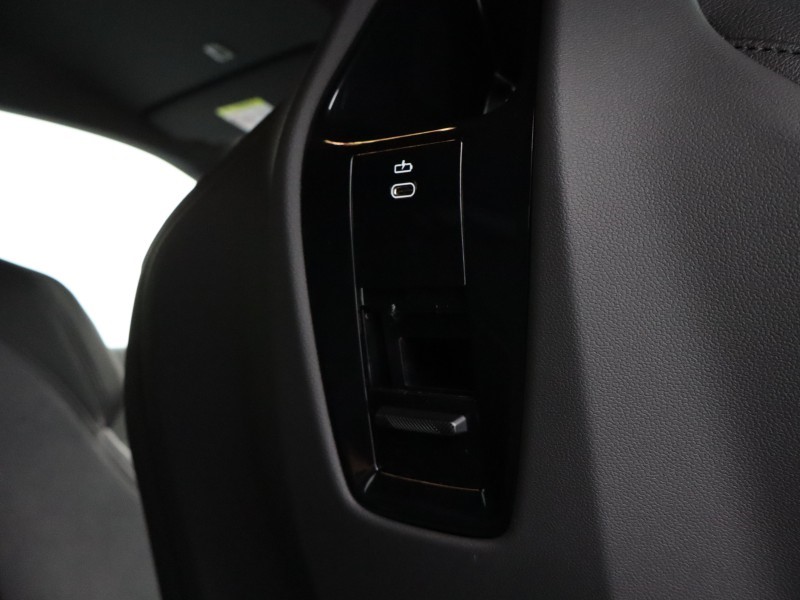 2025 (75) BMW iX 300kW xDrive45 M Sport 101kWh 5dr Auto 5074976