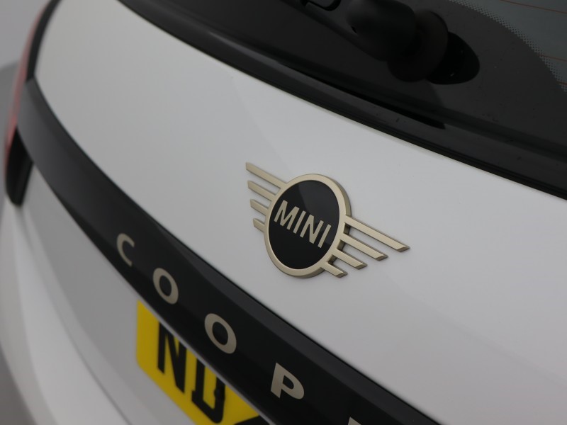 2025 (25) MINI COOPER 2.0 S Exclusive 3dr Auto 4782168