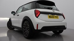 2025 (25) MINI COOPER 2.0 S Exclusive 3dr Auto 4782183