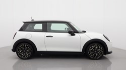 2025 (25) MINI COOPER 2.0 S Exclusive 3dr Auto 4782332