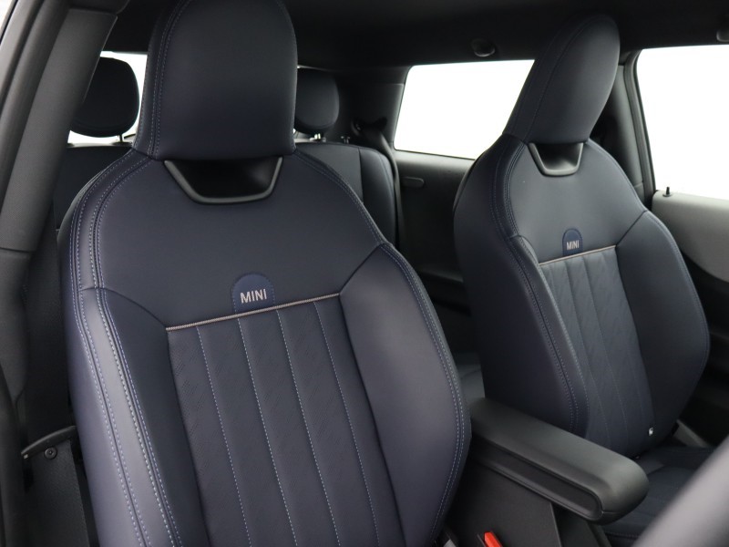 2025 (25) MINI COOPER 2.0 S Exclusive 3dr Auto 4782176