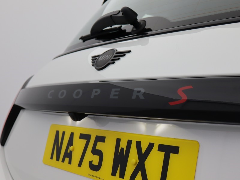 2025 (75) MINI COOPER 2.0 S Sport 3dr Auto 5363799