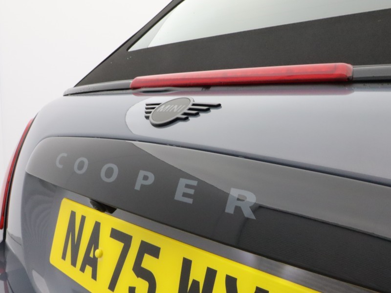 2025 (75) MINI COOPER 1.5 C Sport 2dr Auto 5365799