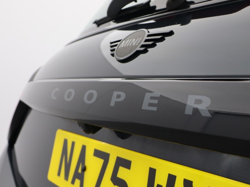 2025 (75) MINI COOPER 1.5 C Sport 3dr Auto 5370351