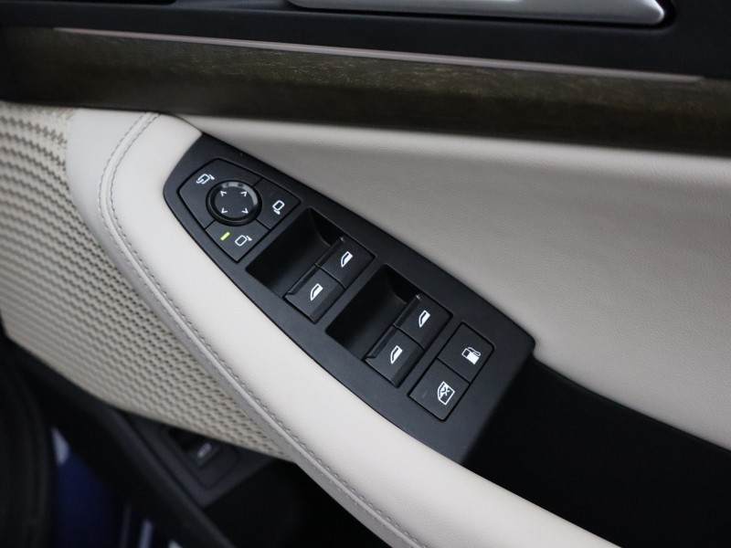 2025 (25) BMW 2 SERIES 230e xDrive Luxury 5dr DCT 4813252