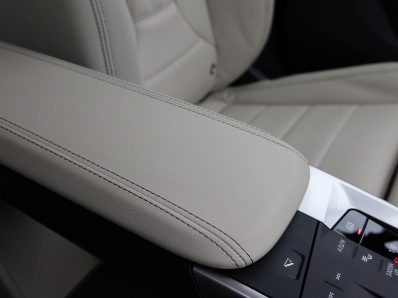 2025 (25) BMW 2 SERIES 230e xDrive Luxury 5dr DCT 4813283