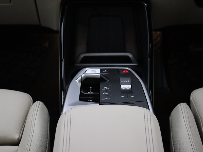 2025 (25) BMW 2 SERIES 230e xDrive Luxury 5dr DCT 4813259