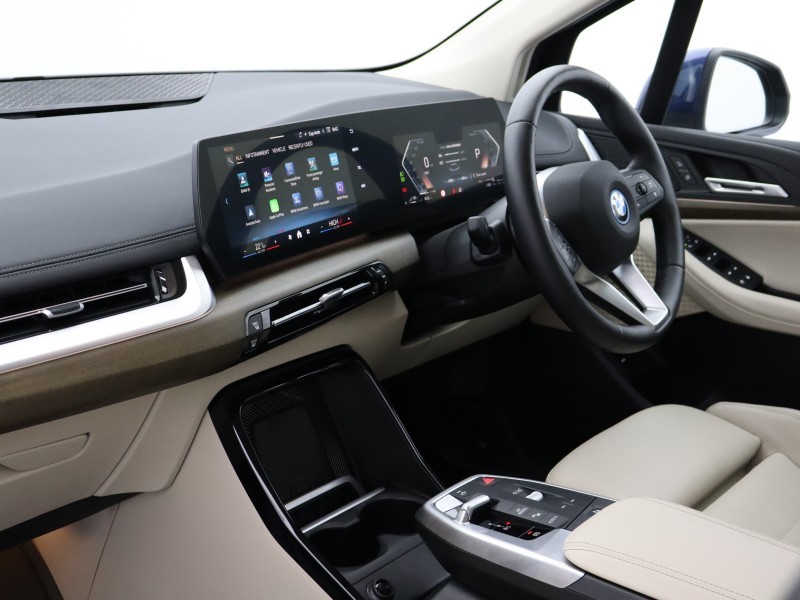 2025 (25) BMW 2 SERIES 230e xDrive Luxury 5dr DCT 4813285