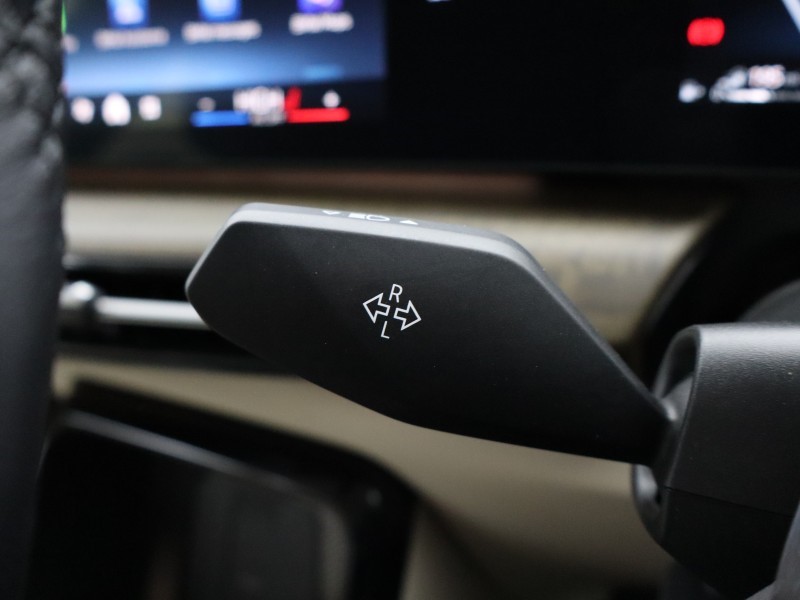 2025 (25) BMW 2 SERIES 230e xDrive Luxury 5dr DCT 4813279