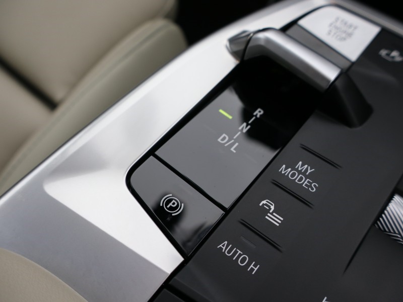 2025 (25) BMW 2 SERIES 230e xDrive Luxury 5dr DCT 4813262