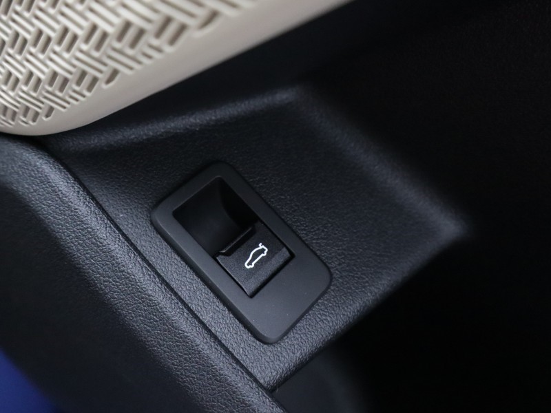 2025 (25) BMW 2 SERIES 230e xDrive Luxury 5dr DCT 4813253