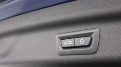 2025 (25) BMW 2 SERIES 230e xDrive Luxury 5dr DCT 4813239