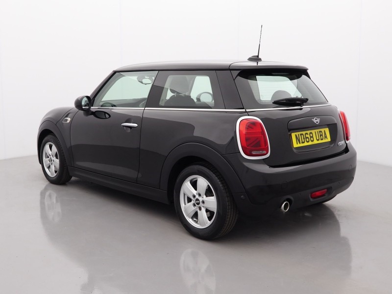 2018 (68) MINI HATCHBACK 1.5 Cooper Classic II 3dr