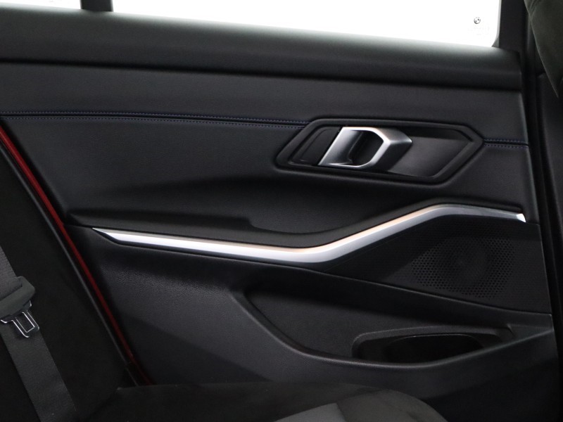 2025 (25) BMW 3 SERIES 320i M Sport 4dr Step Auto 4802332