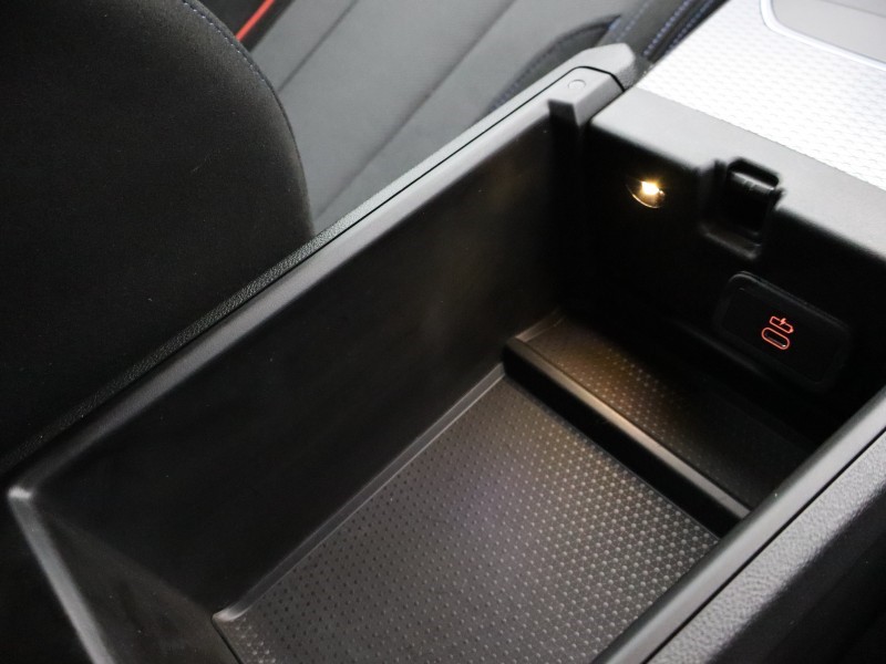 2025 (25) BMW 3 SERIES 320i M Sport 4dr Step Auto 4802363