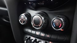 2019 (69) MINI HATCHBACK 1.5 Cooper Classic II 5dr 4854622