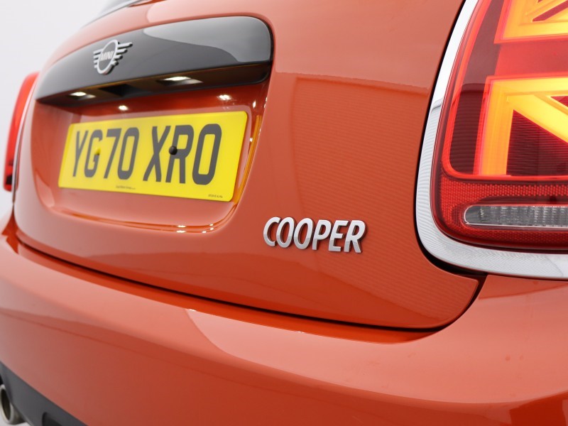 2020 (70) MINI HATCHBACK 1.5 Cooper Classic II 3dr Auto 4855828