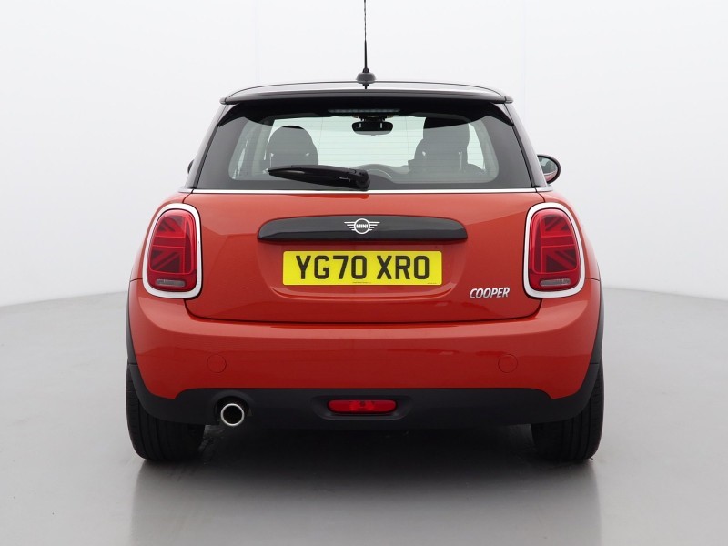 2020 (70) MINI HATCHBACK 1.5 Cooper Classic II 3dr Auto 4855824