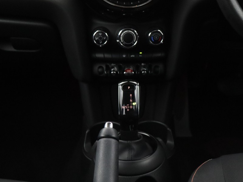 2020 (70) MINI HATCHBACK 1.5 Cooper Classic II 3dr Auto 4855851