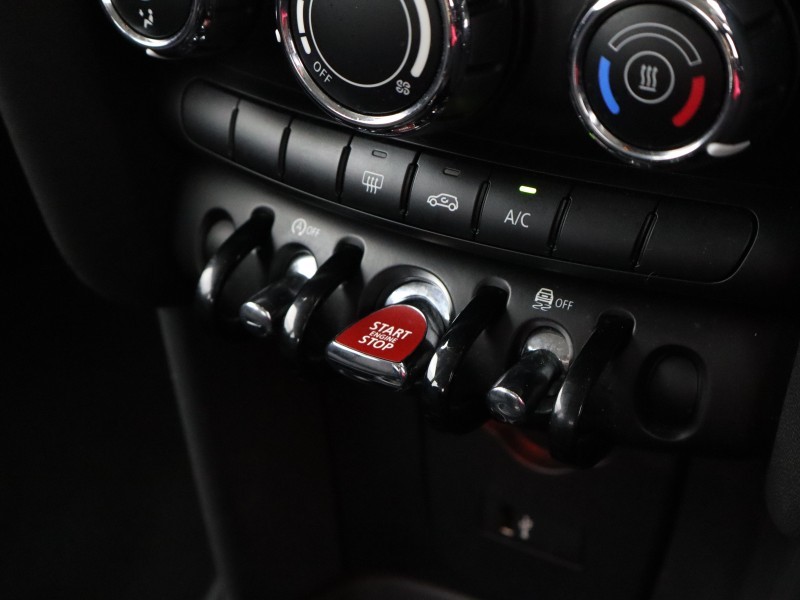 2020 (70) MINI HATCHBACK 1.5 Cooper Classic II 3dr Auto 4855870