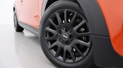 2020 (70) MINI HATCHBACK 1.5 Cooper Classic II 3dr Auto 4855872