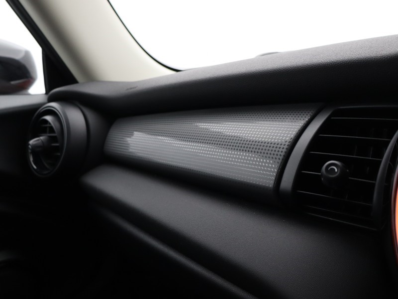 2020 (70) MINI HATCHBACK 1.5 Cooper Classic II 3dr Auto 4855859