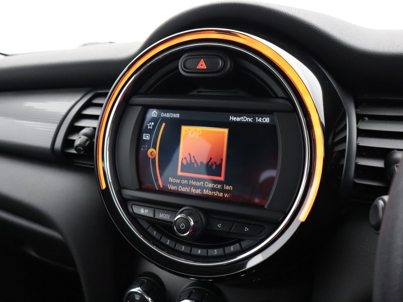 2020 (70) MINI HATCHBACK 1.5 Cooper Classic II 3dr Auto 4855854