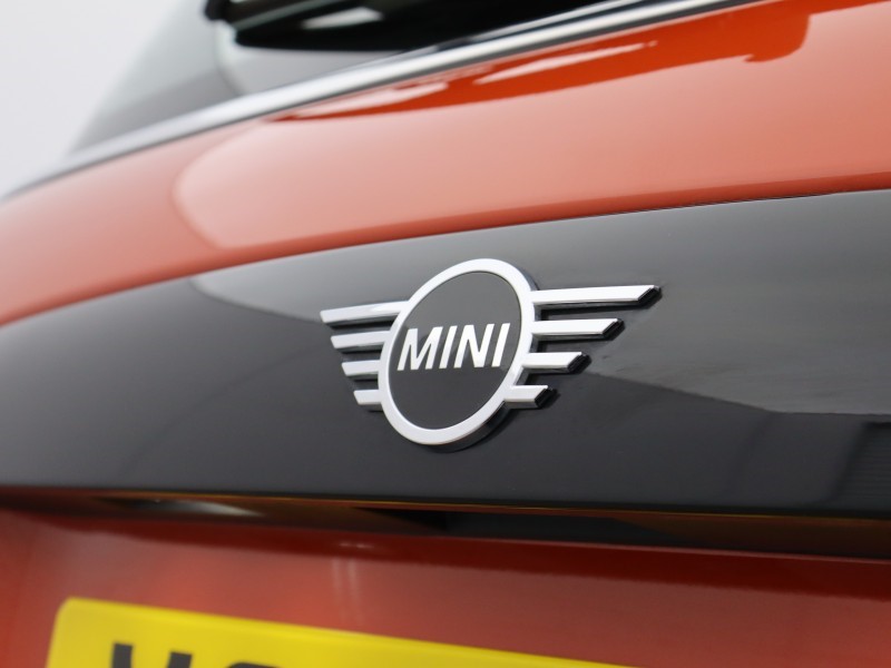 2020 (70) MINI HATCHBACK 1.5 Cooper Classic II 3dr Auto 4855829