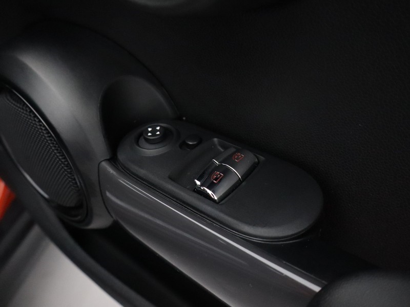 2020 (70) MINI HATCHBACK 1.5 Cooper Classic II 3dr Auto 4855844