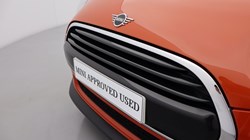 2020 (70) MINI HATCHBACK 1.5 Cooper Classic II 3dr Auto 4855837