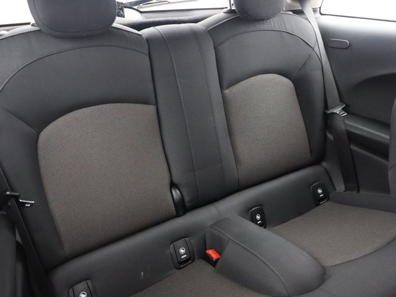 2020 (70) MINI HATCHBACK 1.5 Cooper Classic II 3dr Auto 4855839