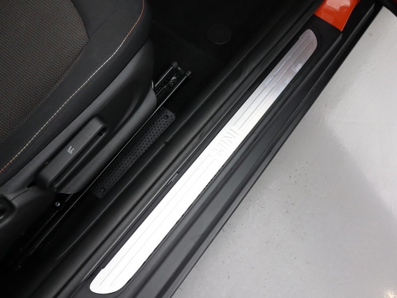 2020 (70) MINI HATCHBACK 1.5 Cooper Classic II 3dr Auto 4855875