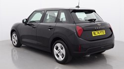 2025 (74) MINI COOPER 1.5 C Classic 5dr Auto 1