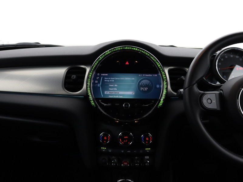 2022 (72) MINI HATCHBACK 1.5 Cooper Exclusive 5dr Auto 4850426