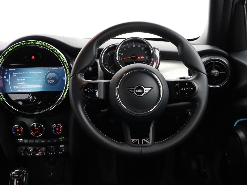 2022 (72) MINI HATCHBACK 1.5 Cooper Exclusive 5dr Auto 4850429