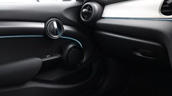 2022 (72) MINI HATCHBACK 1.5 Cooper Exclusive 5dr Auto 4850408