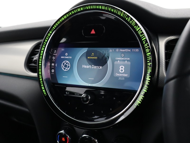 2022 (72) MINI HATCHBACK 1.5 Cooper Exclusive 5dr Auto 4850401