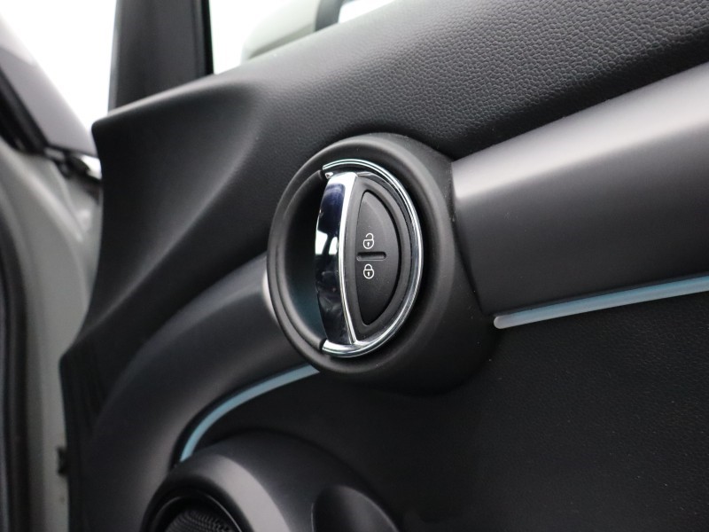 2022 (72) MINI HATCHBACK 1.5 Cooper Exclusive 5dr Auto 4850394