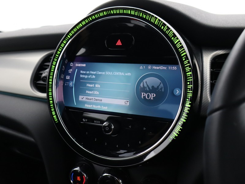 2022 (72) MINI HATCHBACK 1.5 Cooper Exclusive 5dr Auto 4850402