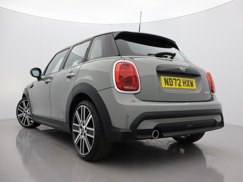 2022 (72) MINI HATCHBACK 1.5 Cooper Exclusive 5dr Auto 4850433