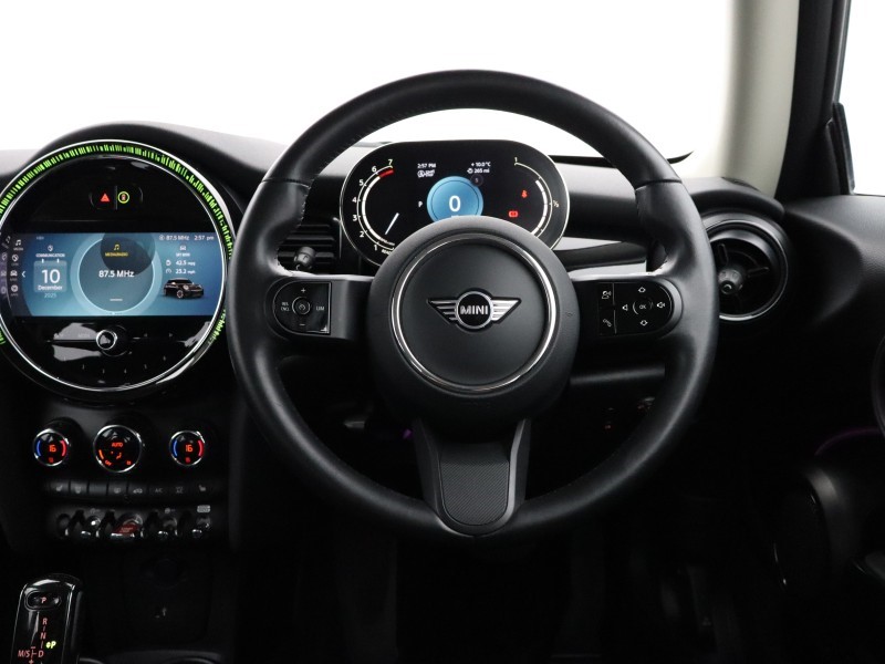 2023 (72) MINI HATCHBACK 1.5 Cooper Classic 3dr Auto 4861924