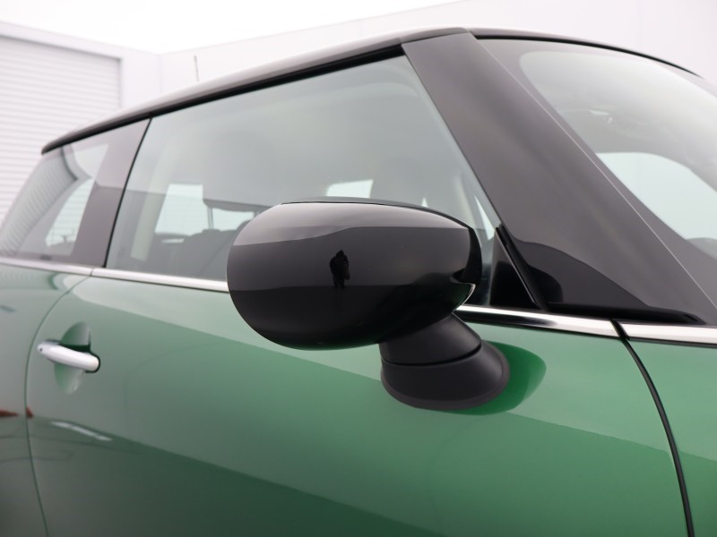 2023 (72) MINI HATCHBACK 1.5 Cooper Classic 3dr Auto 4861910