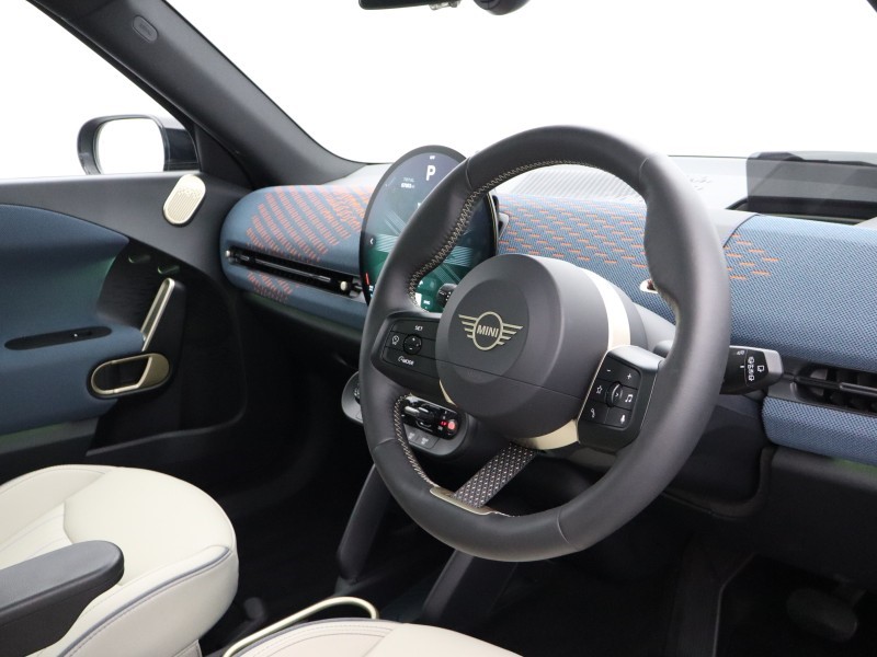 2025 (75) MINI ACEMAN 135kW E Exclusive 43kWh 5dr Auto 5521104